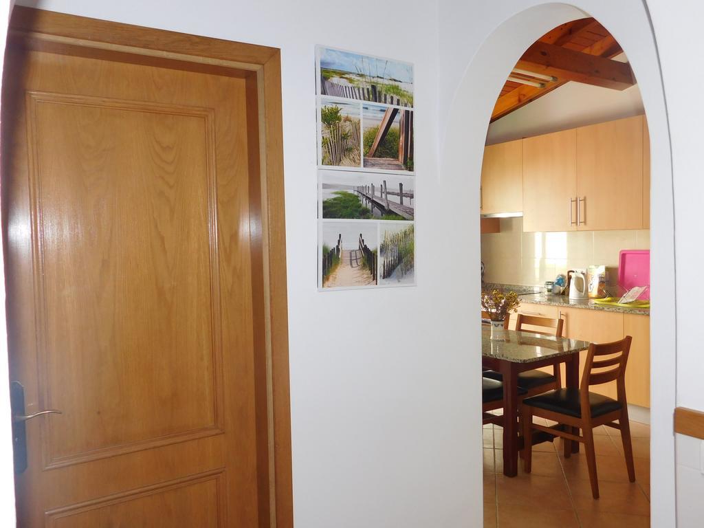 Dinas Guesthouse Лагос Екстериор снимка
