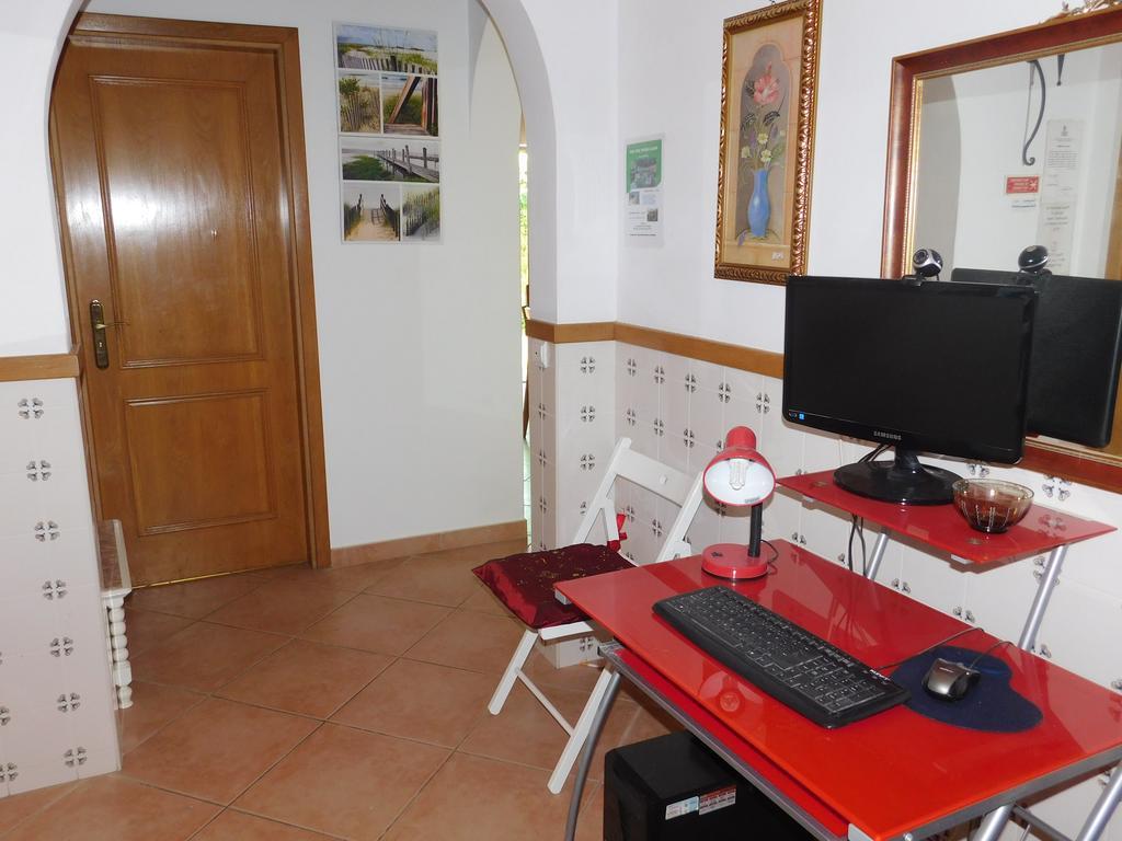 Dinas Guesthouse Лагос Екстериор снимка