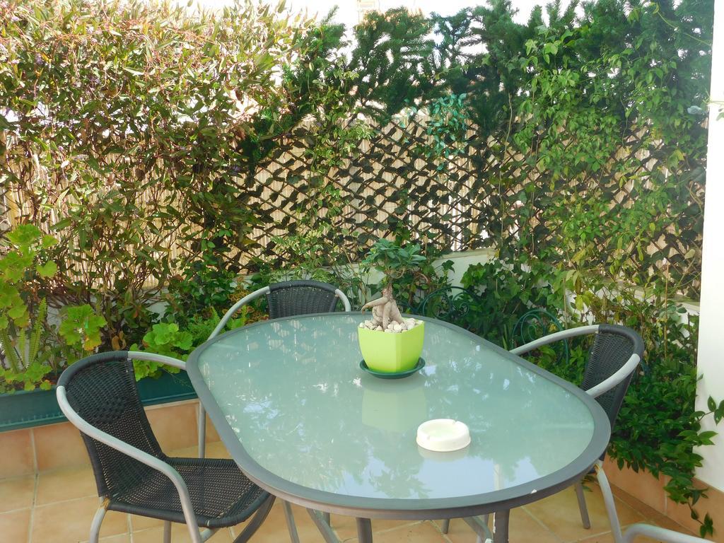 Dinas Guesthouse Лагос Екстериор снимка
