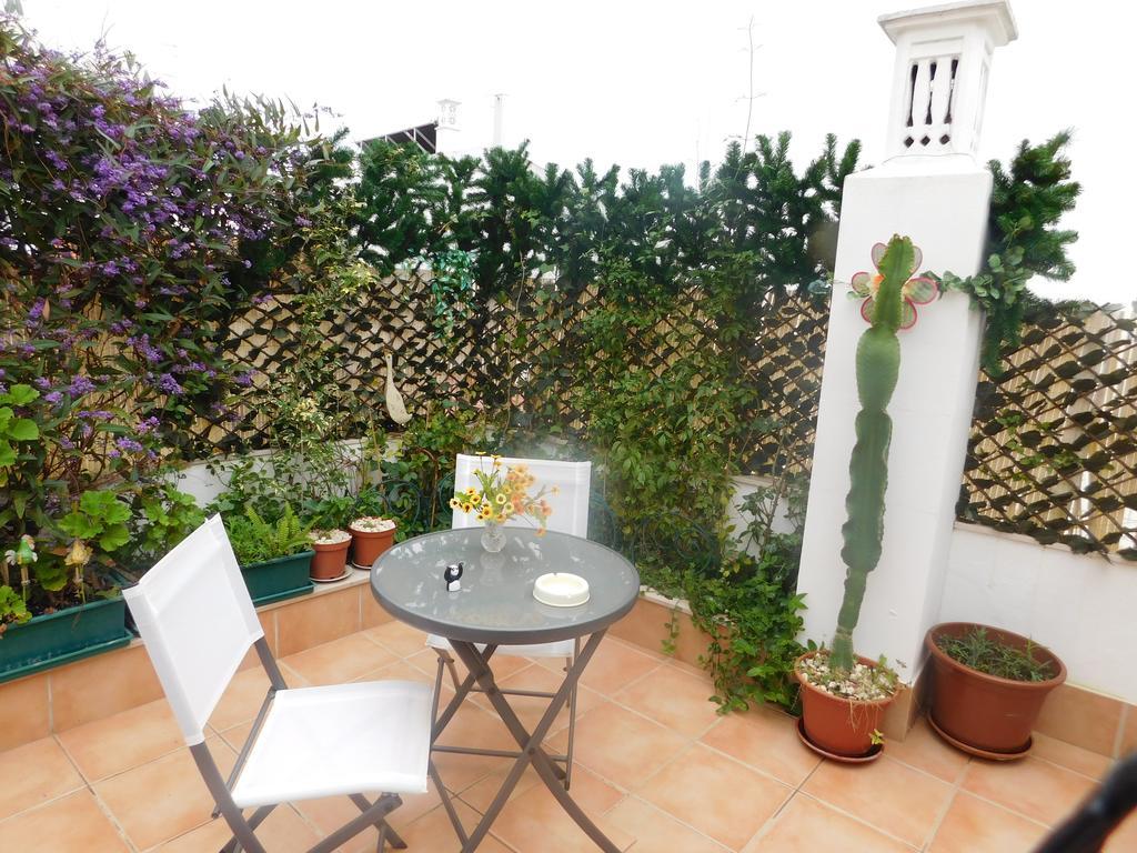 Dinas Guesthouse Лагос Екстериор снимка
