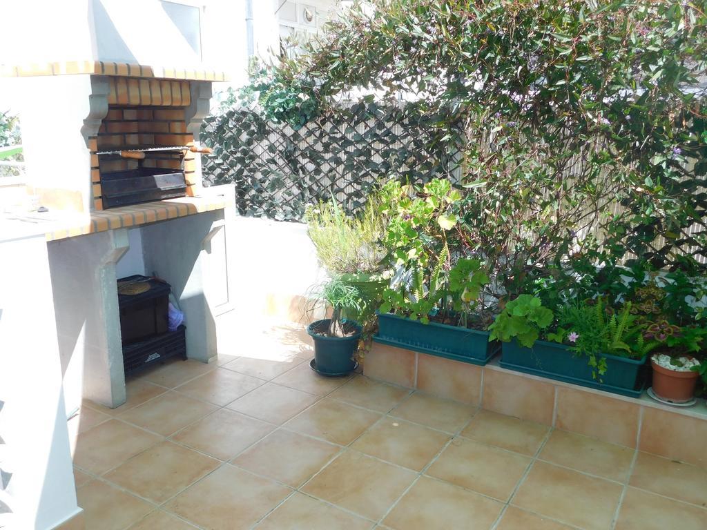 Dinas Guesthouse Лагос Екстериор снимка