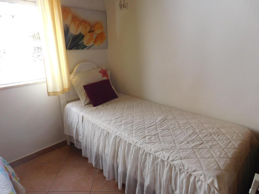 Dinas Guesthouse Лагос Екстериор снимка